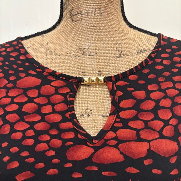 Susan Graver Liquid Knit Keyhole Blouse Mixed Print Black Red Plus Size 1X - Picture 2 of 5